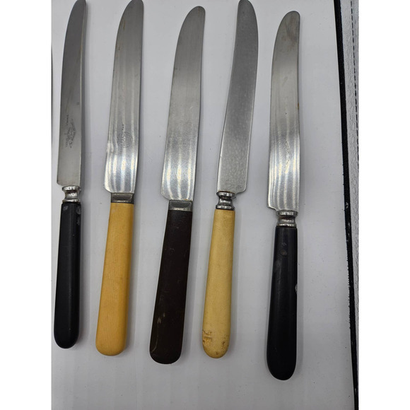 Bakelite Silverware Knives Mixed Lot 13 Various Colors Conditions Stainless - Picture 11 of 11